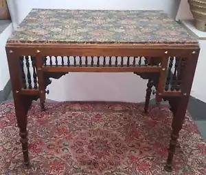 TABLE BASSE. BOIS DE NOYER. STYLE ARABE. ESPAGNE. XIXÈME SIÈCLE. - Picture 1 of 3