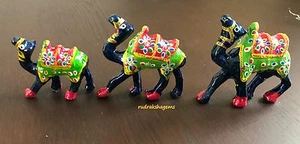 WOODEN CAMEL ORNAMENT HAND CARVED AND hand PAINTED set of 3 - Gift Animal Lover - Picture 1 of 1