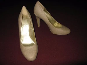 Jessica Simpson 4" Heel Beige Pump Style Women's  Shoes Size 10B -  VGUC - Picture 1 of 8