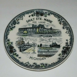 VERY NEAT VINTAGE SOUVENIR PLATE FROM SOO LOCKS SAULT STE MARIE MICHIGAN 9 5/16" - Picture 1 of 2