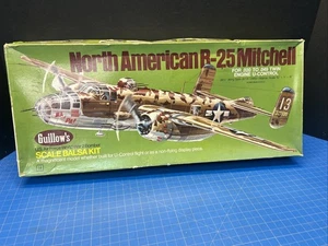 Guillow's WWII North American B-25 Mitchell Balsa Flying Scale Model Kit - Bild 1 von 11