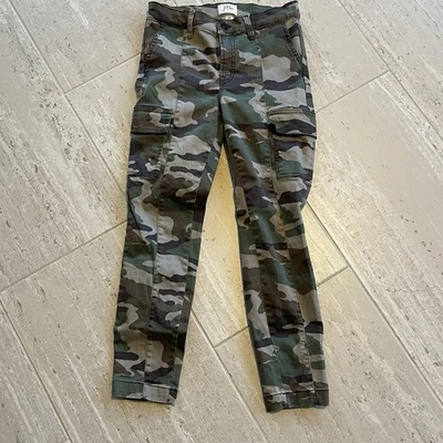 J. Pantalones ajustados Crew para mujer camuflados cargo talla 25P Petite Streetwear Gorpcore usados en excelente estado Foto 1 de 4