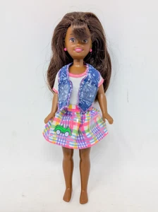 Mattel Barbie Puppe von 1994 - Polly Pocket Stacie Kleidung mit Janet Puppe - neu angezogen - Bild 1 von 4