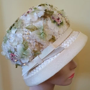 Vintage 1960's White Straw Raffia Summer Hat With Flowers Size 22 - Picture 1 of 8