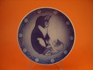 ROYAL COPENHAGEN PIATTO FESTA DELLA MAMMA 1983 ANIMALI ORIGINALE PORCELLANA PRIM - Picture 1 of 3