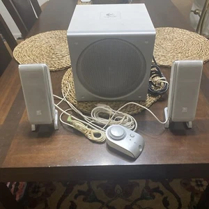 Logitech Z3 (S-0085A) Wood Grain Desktop Speakers w/ Wired Remote & Sub - Picture 1 of 10