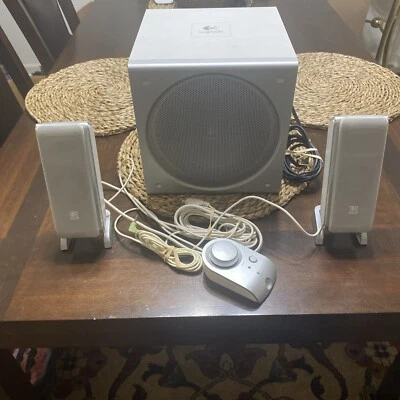 Logitech Z3 (S-0085A) Desktop-Lautsprecher mit Holzmaserung mit Kabelfernbedienung & Sub - Bild 1 von 4