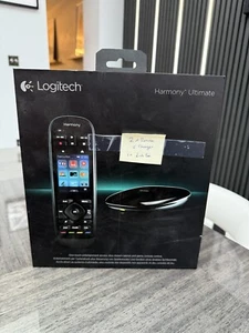 Logitech Harmony Ultimate Home Remote ze stacją dokującą i koncentratorem -2 x piloty i stacja dokująca - Zdjęcie 1 z 6