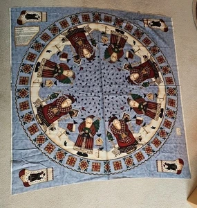 Debbie Mumm Tree Skirt or Tablecloth Fabric Christmas Santa's Retweet quilt - Picture 1 of 4