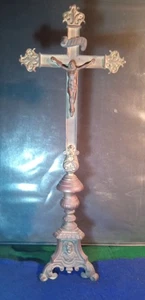 Antiguo crucifijo iglesia altar cruz ornamentada de 24" de alto grande de latón rojo del siglo XIX - Imagen 1 de 19