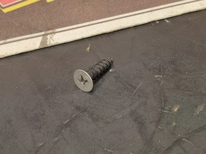 S13 240SX Front Lower Windshield Cowl Trim Window Seal 1x Screw 01452-00091 - Bild 1 von 5