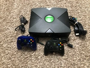 Original Xbox Konsole Bundle mit 2 Controllern & AV und Stromkabel getestet - Bild 1 von 24