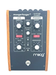Moog MF-103 Moogerfooger 12-Stage Phaser Big Briar Bob Moog Phase Shifter - Foto 1 di 9