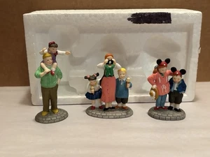 Reparto 56 Parchi Disney Famiglia Ospiti Visitatori Serie Heritage Village - Foto 1 di 8