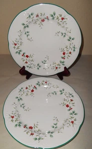 8 PFALTZGRAFF Winterberry Dinner Plates Christmas Holly Red Berries Mistletoe - Picture 1 of 4