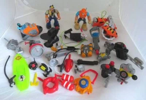 RETTUNGSHELDEN riesiges gemischtes großes Set Figur Ausrüstung Rucksack Kopfbedeckung Spielzeug Ausrüstung - Bild 1 von 7