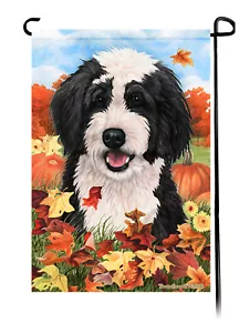 Gartenfahne fallende Blätter - schwarz-weiß Bernedoodle - Bild 1 von 1
