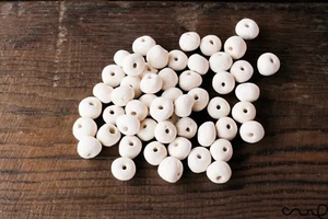 100 x Handmade Ceramic Bisque Bead Ball Hole Off-White Stoneware Round Craft - Picture 1 of 6