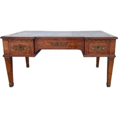 Antiguo escritorio francés de cuero con chapa de bronce burlado Amboyna c. 1890 Foto 1 de 4