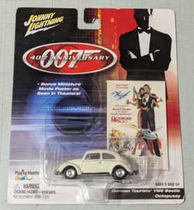 Johnny Lightning 007 Octopussy 40th Anniversary German Tourists VW Beetle 1/64 - Picture 1 of 6