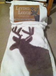 NWT Living Lodge Oversized Reindeer Applique Plush Throw 50" x 70" Winter White  - Picture 1 of 5