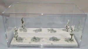 Z SCALE -SINGLE TRACK 8" -DISPLAY CASE -"WINTER SCENE" FOR ANY Z TRAINS - Picture 1 of 12