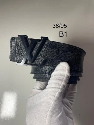 Cinturón reversible inicial Louis Vuitton LV cuero grafito Damier 38/95 B1 Foto 1 de 4