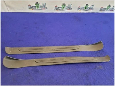 Пара накладок на порог двери для пикапа Chevrolet SSR 2003-2006 годов выпуска потертости 2682 - Изображение 1 из 4