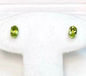 Peridot Stud Earrings 9ct Gold- 1.75 grams - 8 x 6mm BNWT - Picture 1 of 3