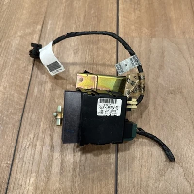 Chassis ECM Temperature Behind Center Dash Fits 97-02 EXPEDITION  - Image 1 of 4