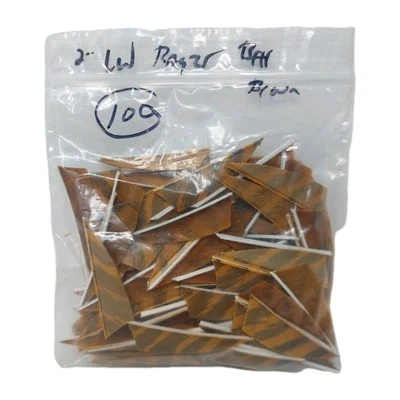 Paquete de 100 plumas de flecha de tiro con arco de 2" ala izquierda: escudo Rayzr barrado desierto marrón Foto 1 de 3