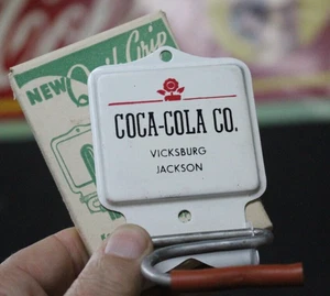 COCA-COLA CO. PAINTED METAL BROOM HOLDER SIGN BOXED DEALER VINTAGE 1950s NOS - Picture 1 of 12