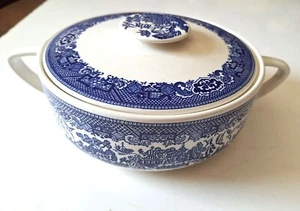 Blue Willow Covered Vegetable Bowl 7.5 In. Royal USA - Picture 1 of 10