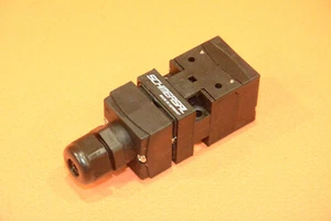 Schmersal AZ 17-11zk Sicherheitsschalter - Picture 1 of 8