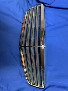 orig. Mercedes Kühlergrill A2048801283 7D11 für W204 NOS - Bild 1 von 2