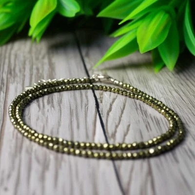 Gargantilla con cuentas de pirita natural - Collar de piedras preciosas delicadas hecho a mano para la prosperidad Foto 1 de 4