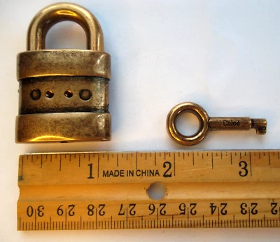 Small PADLOCK & KEY Charm,tag for Chloe Handbags, Purses. 2"x 1.25"/4.75cm x 3cm — 第 1/4 张图片