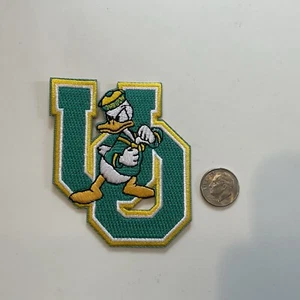 The University of Oregon DUCKS Vintage bestickt Bügelbild Aufnäher 3” x 2” - Bild 1 von 2