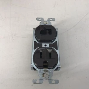 GE Grounded Outlet GE76441 Single Pole 15Amp New QTY 7 - Picture 1 of 4
