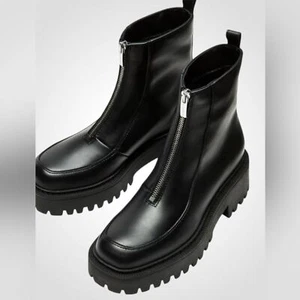 La CANADIENNE Nash Leather bootie black leather zip platform boots NWOB size 9.5 - Picture 1 of 11