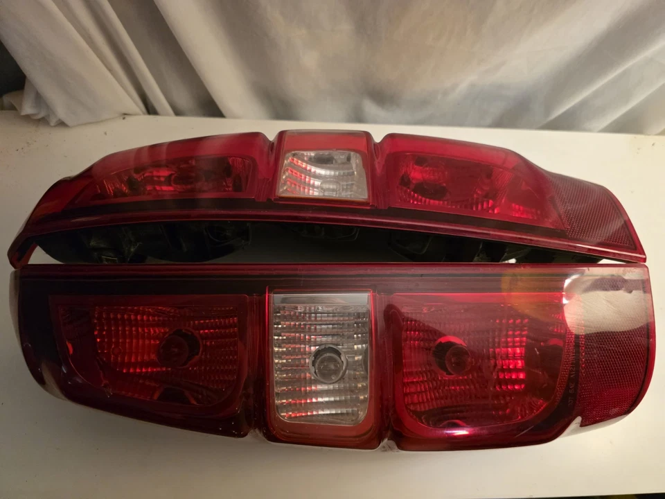 Chevrolet Avalanche 1500 2007 diestro/izquierdo pasajero/conductor luz trasera lámpara OEM Foto 1 de 4