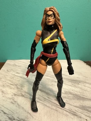 Toybiz Marvel Legends Warbird (Ms Marvel) 6" Action Figure (Giant Man BAF) 2006 - Image 1 of 3