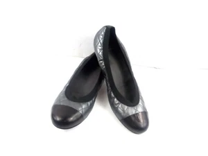 Zapatos planos de ballet Stuart Weitzman para mujer 10M grises negros charol acolchado puntera - Imagen 1 de 10