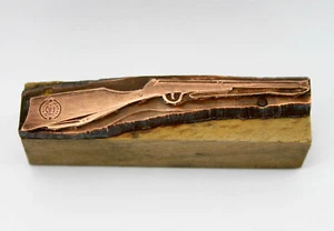 CARABINE MATRICE ORIGINAL D'IMPRIMERIE - CUIVRE SUR BOIS CATALOGUE KB EURÉKA (12 - Picture 1 of 4