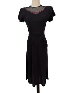 "Vestido negro crepé rayón años 40 de colección púrpura lentejuelas malla cuello moño detalle espalda 26"" w" - Imagen 1 de 10