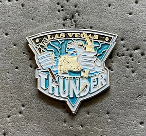 Las Vegas Thunder IHL Hockey Pin - Foto 1 di 2