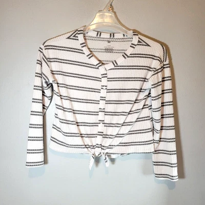 Camisa recortada con botones SO para adolescentes talla grande 10/12 blanca a rayas cintura atada Foto 1 de 3