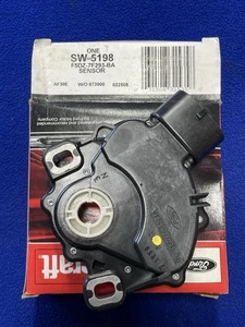 Sensor interruptor de seguridad neutro Ford Genuino NOS Motorcraft F5DZ-7F293-BA, SW-5198 - Imagen 1 de 9