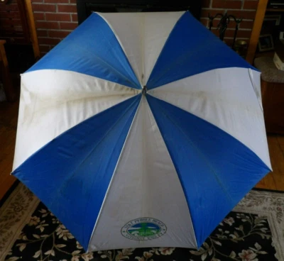 Paraguas grande vintage de los años 80 AT&T Pebble Beach Golf National Pro-Am con eje de madera Foto 1 de 4