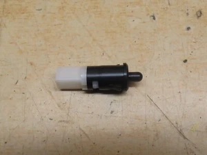 2018 Suzuki Vitara SZ 1.6 Allgrip Petrol - Glove Box Light Switch Sensor (B87) - Picture 1 of 3